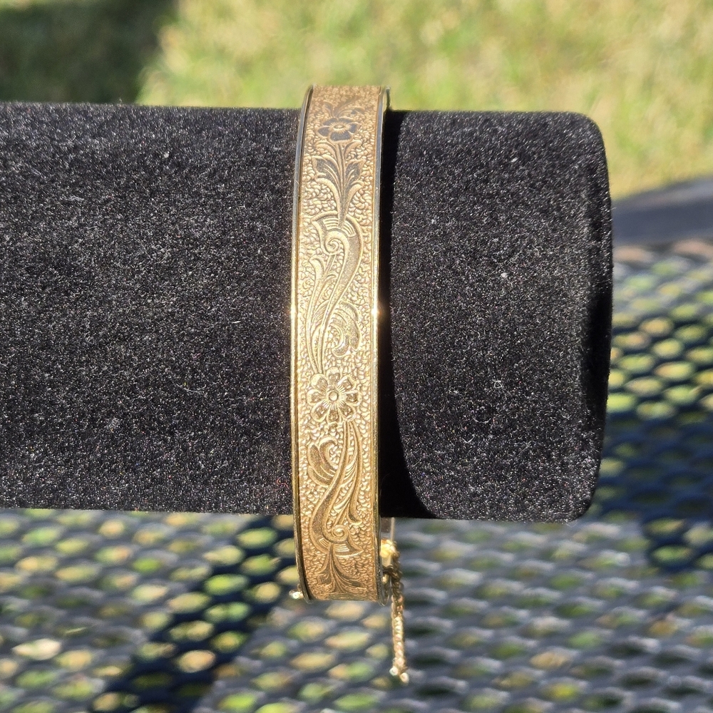 KREMENTZ 14K Gold Overlay Floral Etching Vintage Bangle Bracelet